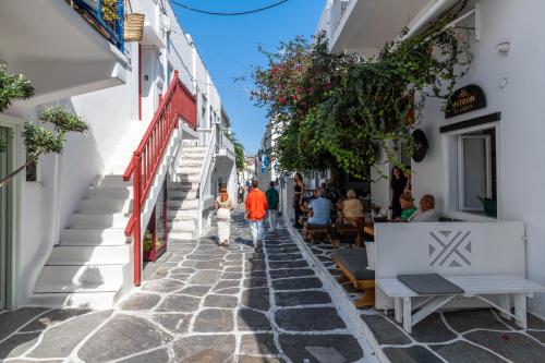 Lotus iΝ & Aroma iN , Mykonos Town 3