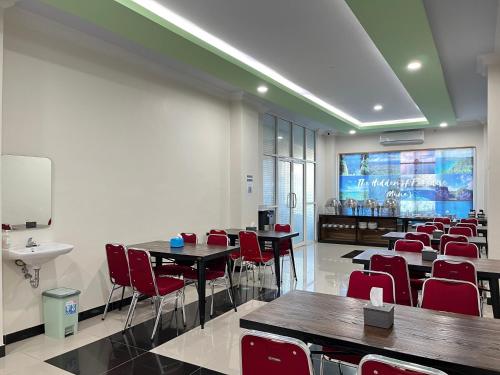 DJ HOTEL in Raha