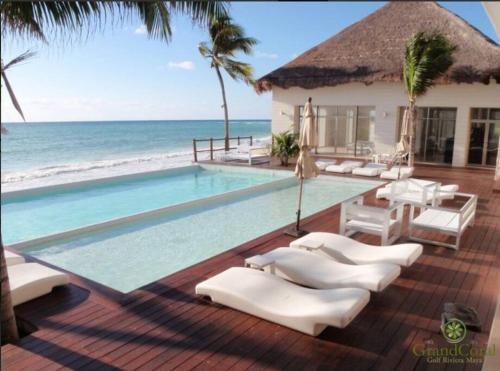Apartment in Playa del Carmen with Private Beach , golf course and padel court, Playa del Carmen (fotografie 3)