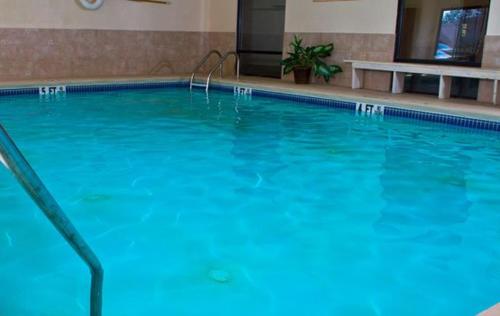 Úszómedence, Country Hearth Inn & Suites Union City Atlanta in Union City