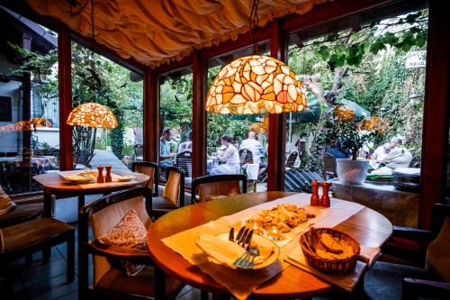 餐廳, Wohnen am Park in 迪茨