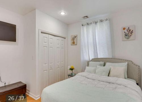 Main Trinity Resort Select Room by Room in Harrisburg, USA