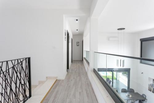 Five-Bedroom Holiday Home image 1