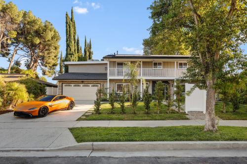 Villa Oasis: Unrivaled Views & Endless Space, Los Angeles (photo 7)