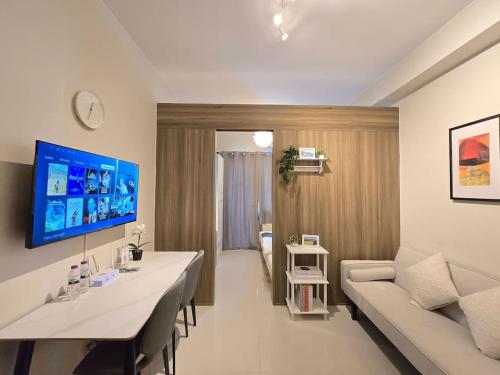 1BR Condotel with Balcony at FAME Residences #FM60, Manila