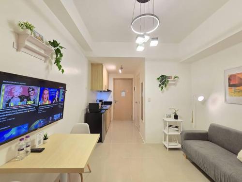 1BR Condotel with Balcony at SM Light Residences #LT08, Manille