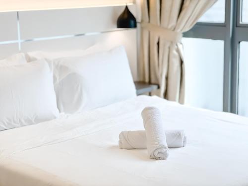 The Luxe by Manhattan Group - image 2