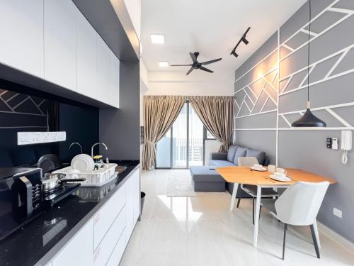 The Luxe by Manhattan Group - image 8
