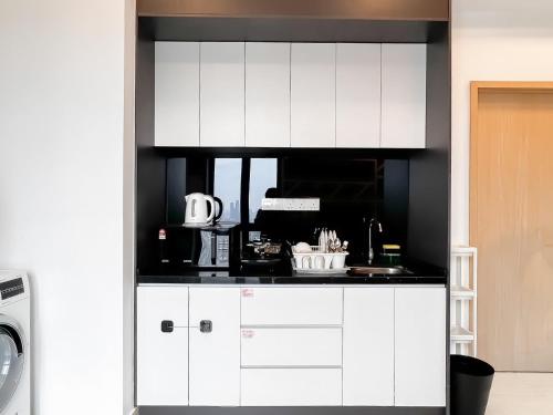 The Luxe by Manhattan Group - image 9