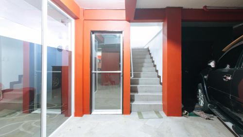 RedDoorz near Pasay Rotonda, Manila (photo 7)