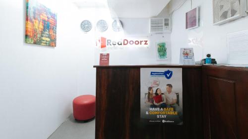 RedDoorz near Pasay Rotonda, Manila (photo 10)