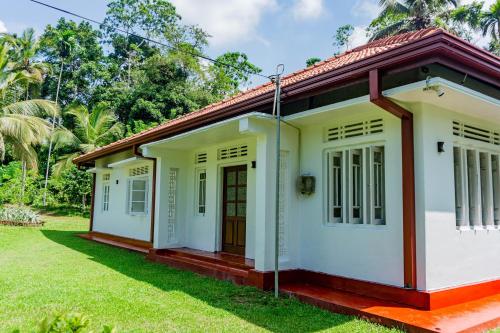 Red Araliya Villa Weligama - image 3