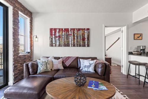 KBM Resorts Modern 2BR Across the St from Jordanelle Gondola and Reservoir MAS-3053 KBM Resorts Modern 2BR Across the St from Jordanelle Gondola and Reservoir MAS-3053