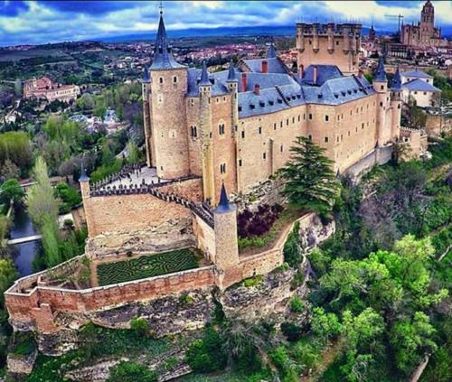 Közeli látványosságok, Hotel Avenida del Sotillo in La Lastrilla