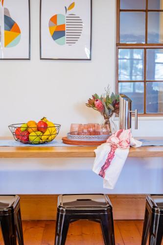 CLAYFIELD HOMESTEAD - rustic country accommodation in Prospect Vale