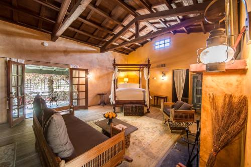 room detail thumbnail 1