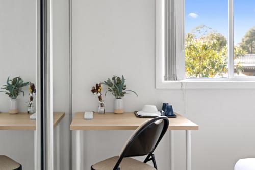 Double Room - Quaint Spot in Marayong - Centrally Located - Shared Bathroom