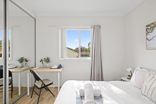 Double Room - Quaint Spot in Marayong - Centrally Located - Shared Bathroom