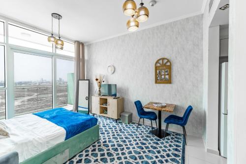 Studio in Damac Hills - Luxurious Living with Premium Amenities, by Think Realty, Dubai (Foto 3)