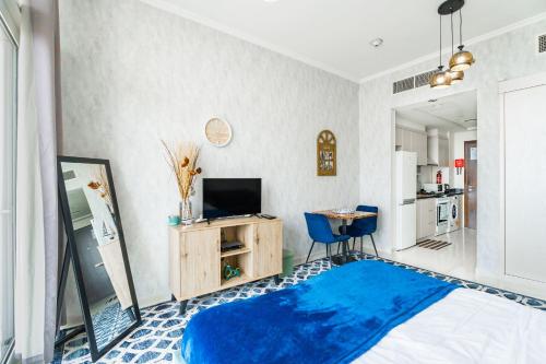 Studio in Damac Hills - Luxurious Living with Premium Amenities, by Think Realty, Dubai (Foto 8)