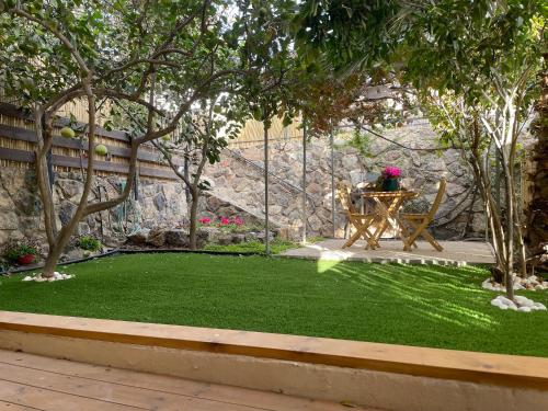 Garden, שרונה בנוף - יחידת אירוח in Harduf