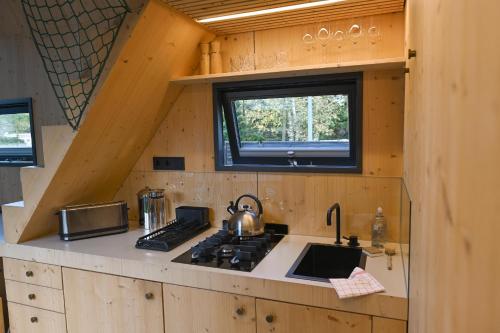 Kitchen, Tiny House Pioneer 4 - Green Tiny Spot Friesland in Schortens