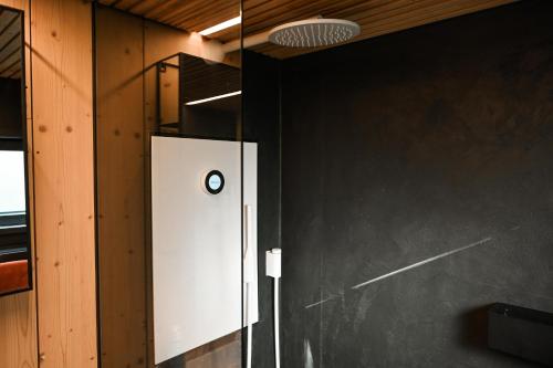 Bathroom, Tiny House Pioneer 5 - Green Tiny Spot Friesland in Schortens