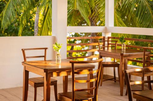 Restaurant, Zen Inn Fulhadhoo in Goidhoo Atoll