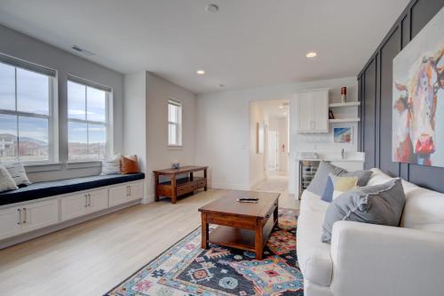 Yellowstone Country Outdoor Adventures Sleeps 6 in Belgrade, USA