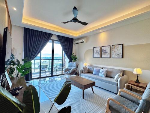 R&F Princess Cove Near CIQ by Stayrene near Crystal Jade Hong Kong Kitchen Causeway Point