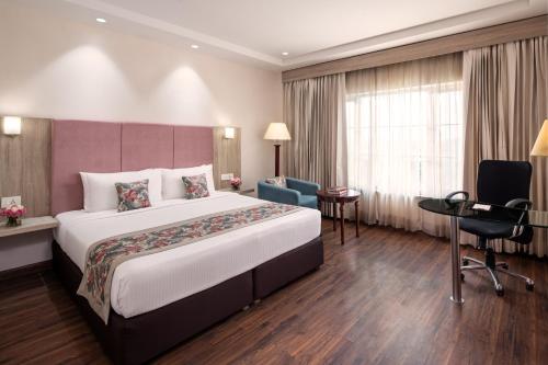 Nidhivan Sarovar Portico Vrindavan