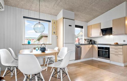 Kitchen, Three-Bedroom Holiday Home In Haderslev in Kelstrup