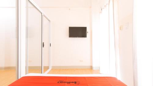 RedDoorz Plus at Alpina Heights Paranaque, Manila (fotografie 8)