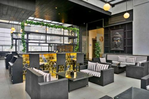 바/라운지, 힐튼 가든 인 푸네 힌자와디 (Hilton Garden Inn Pune Hinjawadi) in 푸네