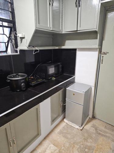 Kitchen, Casa Feliz Apartments Baguio in Camp John Hay