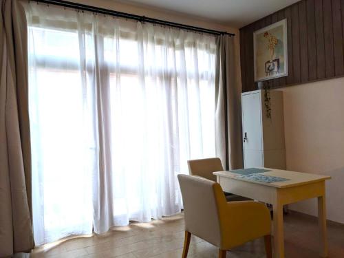 Fasiliti, Studio Piccola in Monheim