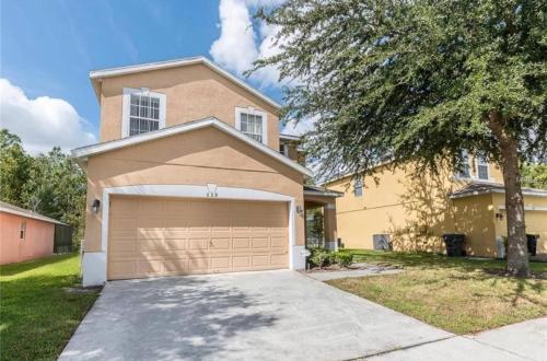 Book Now Disney and Theme Parks Days, Poolside Family Villa Awaits in Davenport, USA