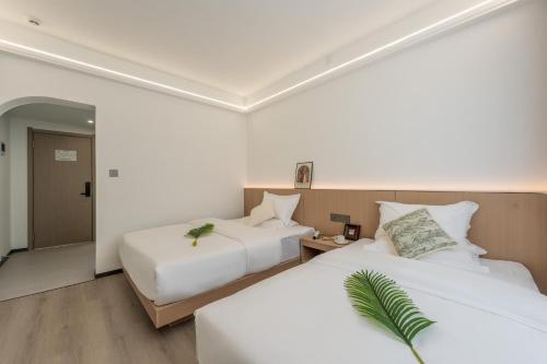 Superior Twin Room image 2