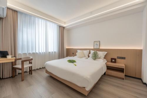 Superior Queen Room room in Lane Wisdom Garden Hotel - Lijiang Ancient City Zhongyi Market