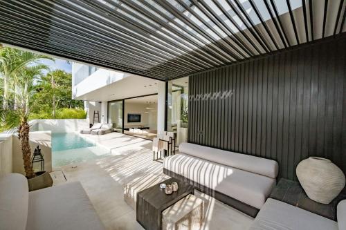 Villa Uma - Neutral Tones 4BR Designer Villa