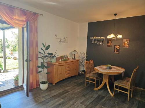 Koplietošanas atpūtas telpa ar TV, Ferienwohnung nahe Meißen in Nunchritz