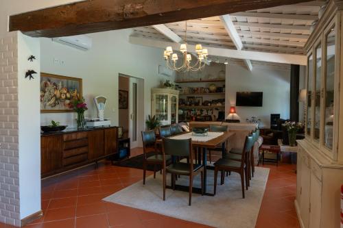 Casas Viriatus in ปาเรเดส เด โคว์รา