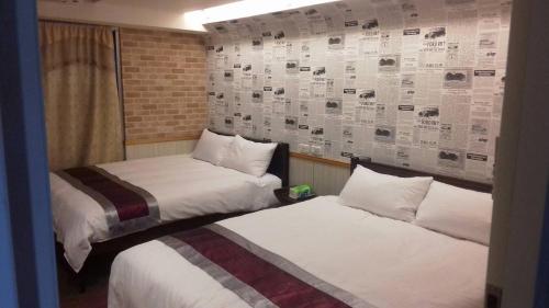 2 queen beds