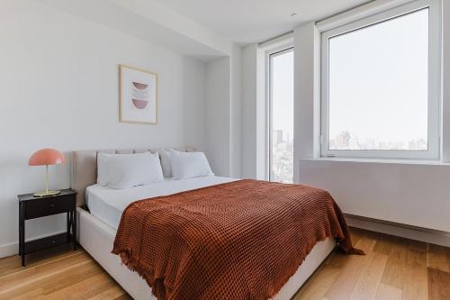 Blueground Lower East Side 2bd apartment NYC-1605 in New York, USA