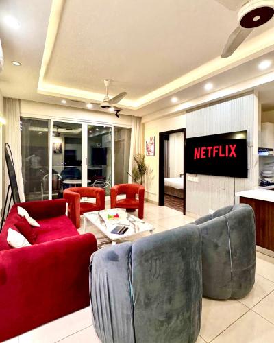 Elysium Tower Cozy 2Bhk with Netflix & City Views - image 11