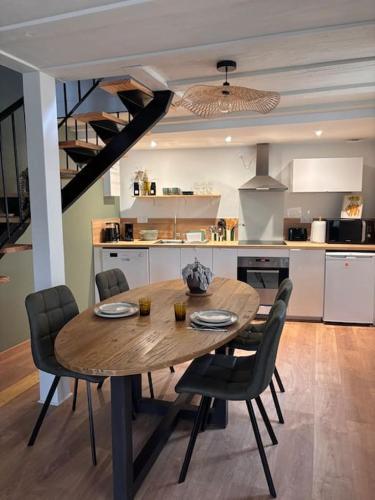 廚房, Châteaux de la Loire - Près de Tours - Cottage EAU CALME en Bord de Lac (Chateaux de la Loire - Pres de Tours - Cottage EAU CALME en Bord de Lac) in 聖阿韋坦