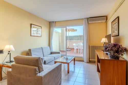 One-Bedroom Apartment with Terrace (2 Adults) image 9