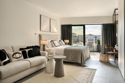 Vision Gazi Room Type - Deluxe King Room with Balcony
