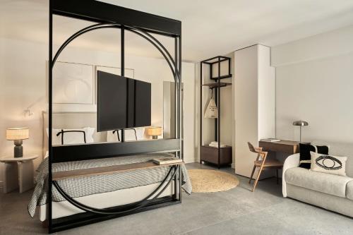 Fos by Naia, Athens