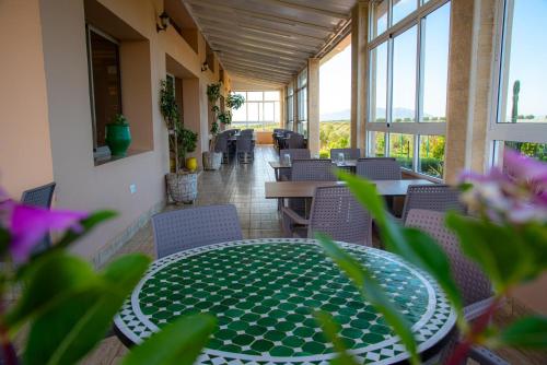 ระเบียง/ชานเรือน, Ferme d'hôtes Bladna Garden (Ferme d'hotes Bladna Garden) in มัวเลย์ไอดริสส์